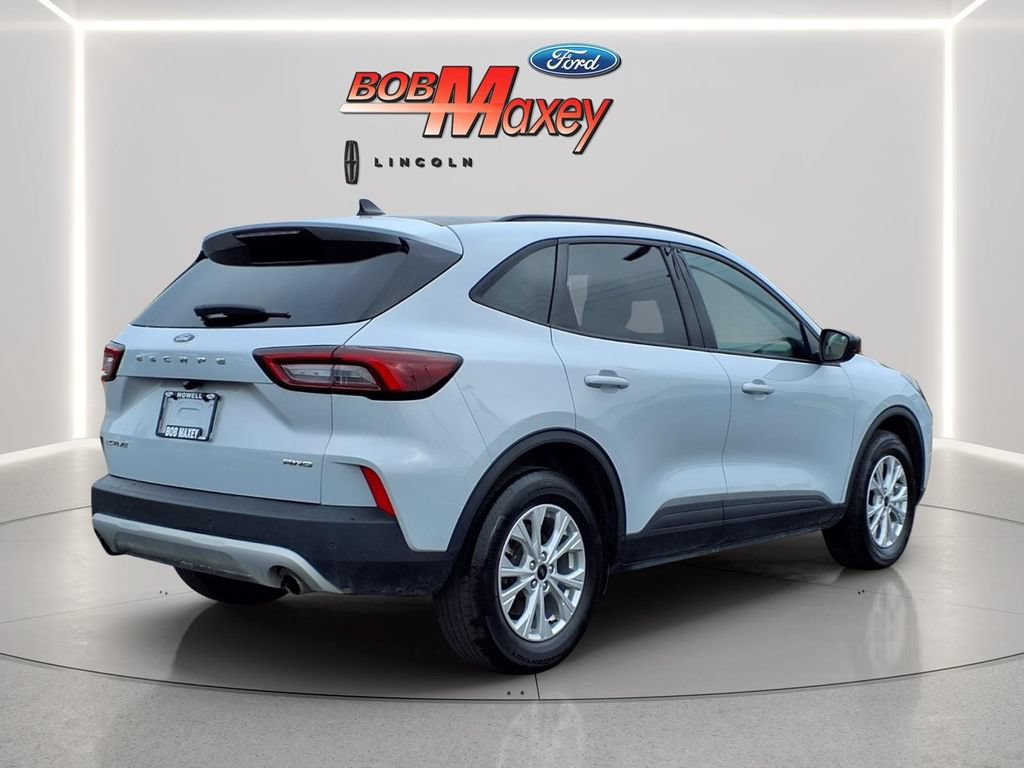 Used 2025 Ford Escape Active w/ Tech Pack #1 AWD/4WD image 4