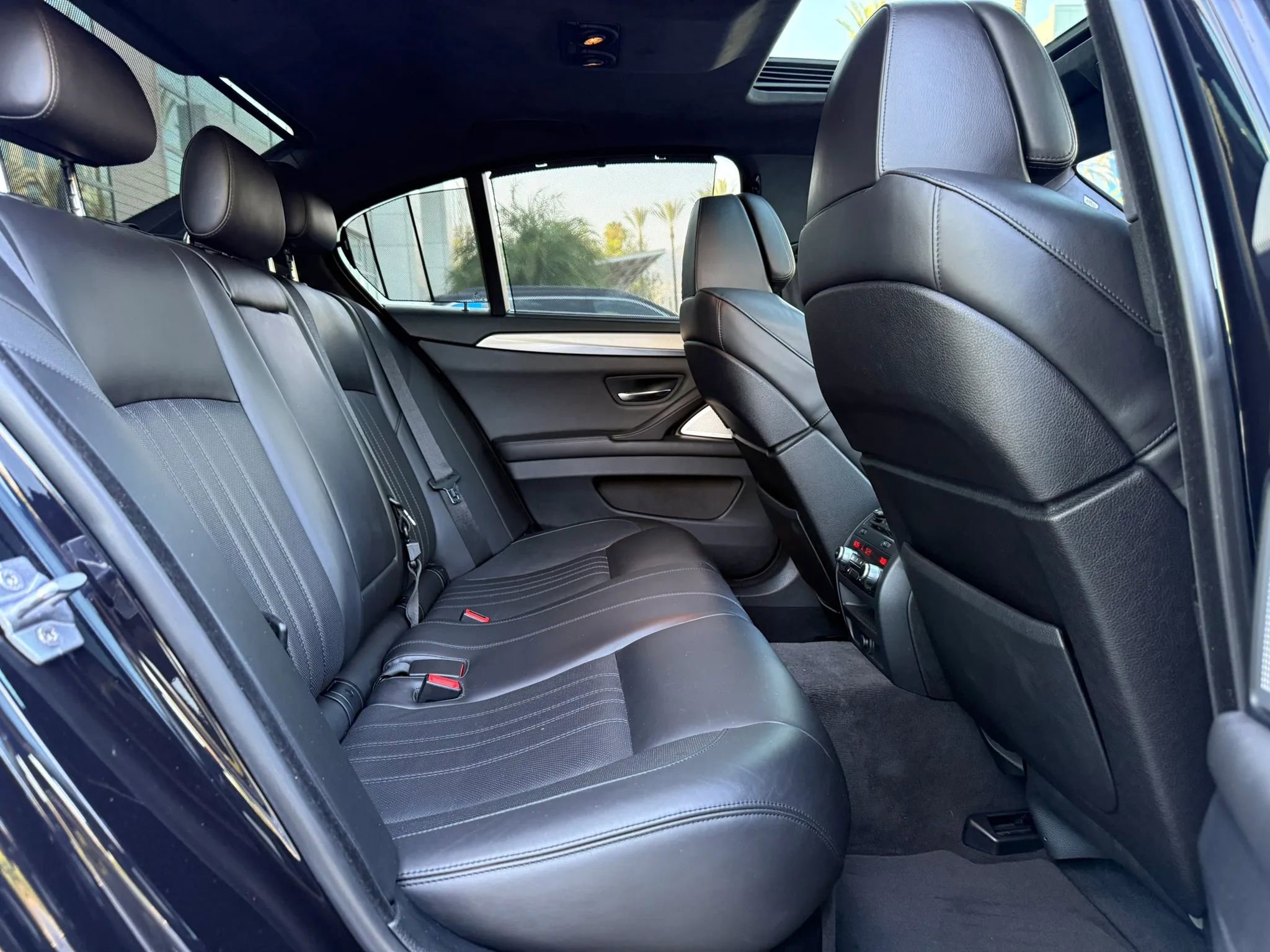 Used 2013 BMW M5 RWD image 27