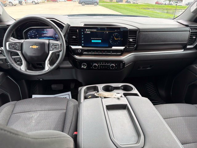 Used 2024 Chevrolet Silverado 1500 LT AWD/4WD image 33