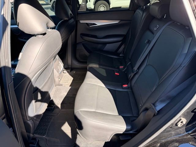 Used 2020 INFINITI QX50 Essential w/ Convenience Package AWD/4WD image 9