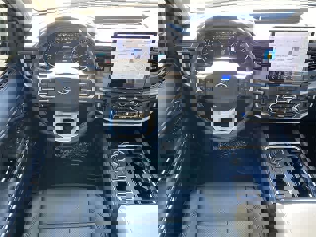 New 2024 Ford Expedition XLT image 11