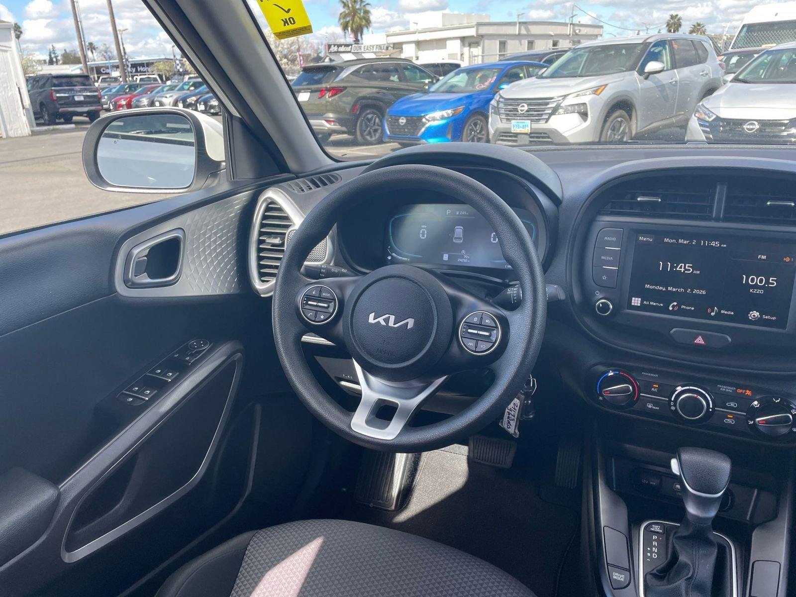 Used 2025 Kia Soul LX w/ LX Technology Package image 32