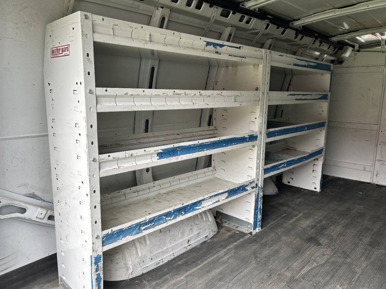 Used 2011 Chevrolet Express 2500 Extended RWD image 16