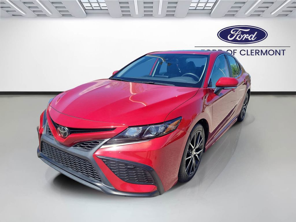 Used 2022 Toyota Camry SE w/ Audio Upgrade Package image 2