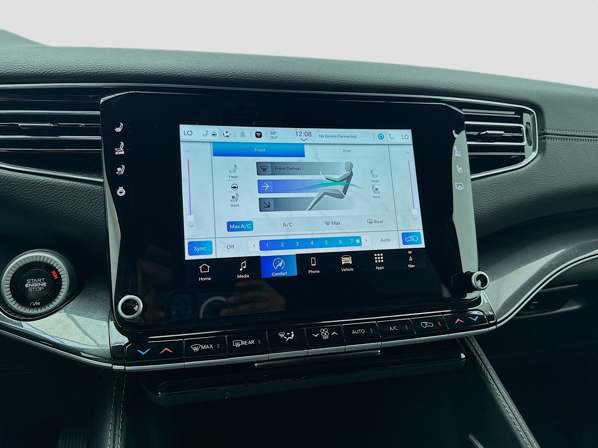 Used 2024 Jeep Wagoneer 2WD image 12