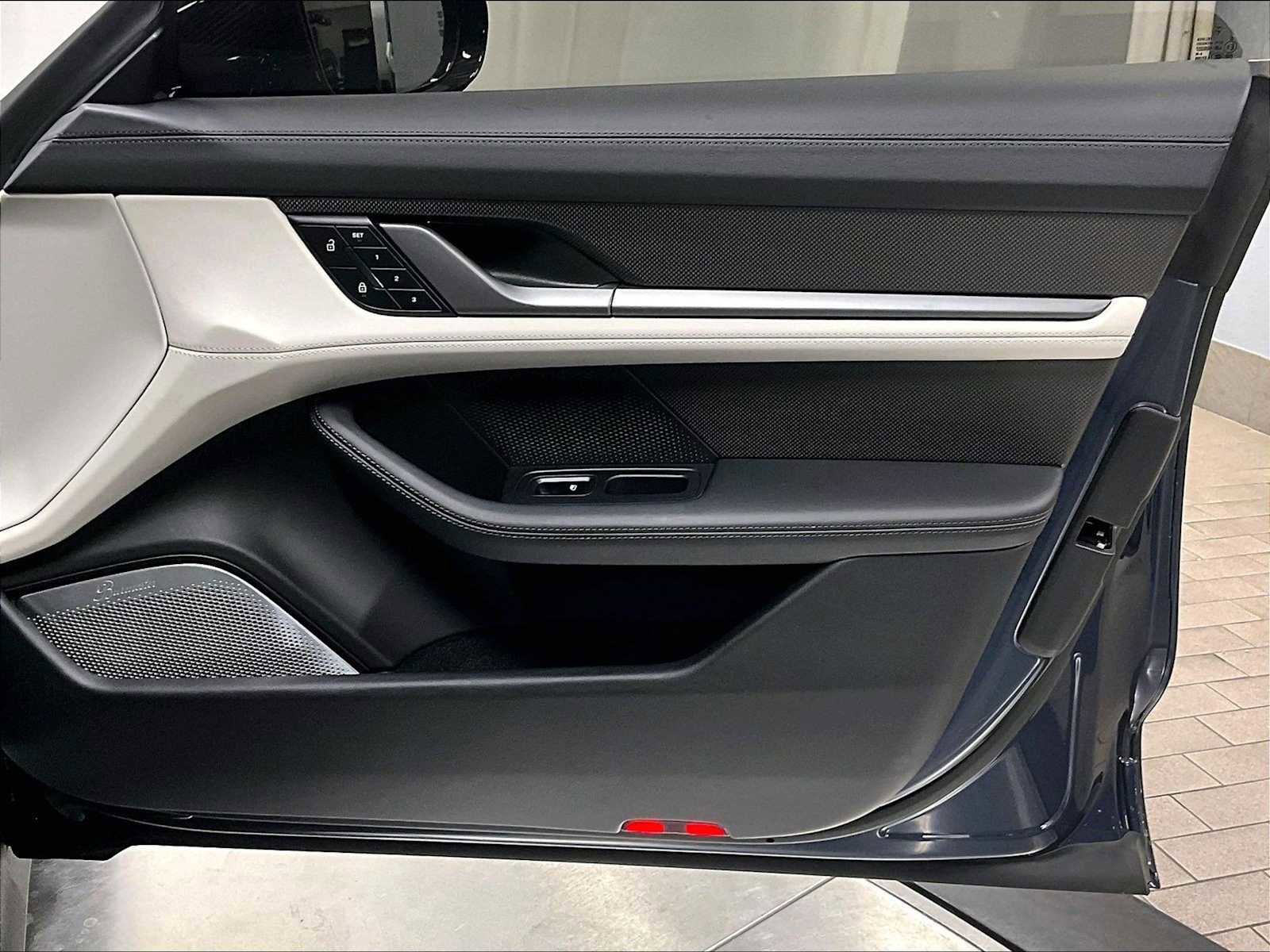 Used 2024 Porsche Taycan Turbo S image 28