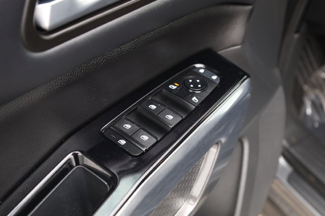 Used 2024 Nissan Pathfinder SL AWD/4WD image 17