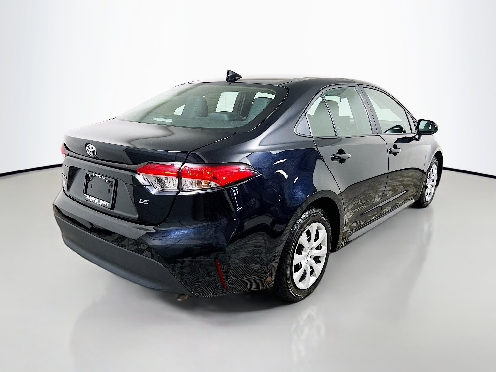Used 2024 Toyota Corolla LE FWD image 4