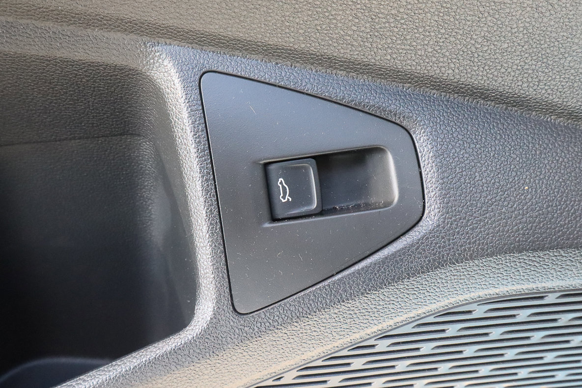 Used 2025 Volkswagen Jetta SE image 15