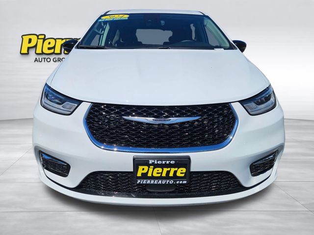 Used 2024 Chrysler Pacifica Touring-L FWD image 9