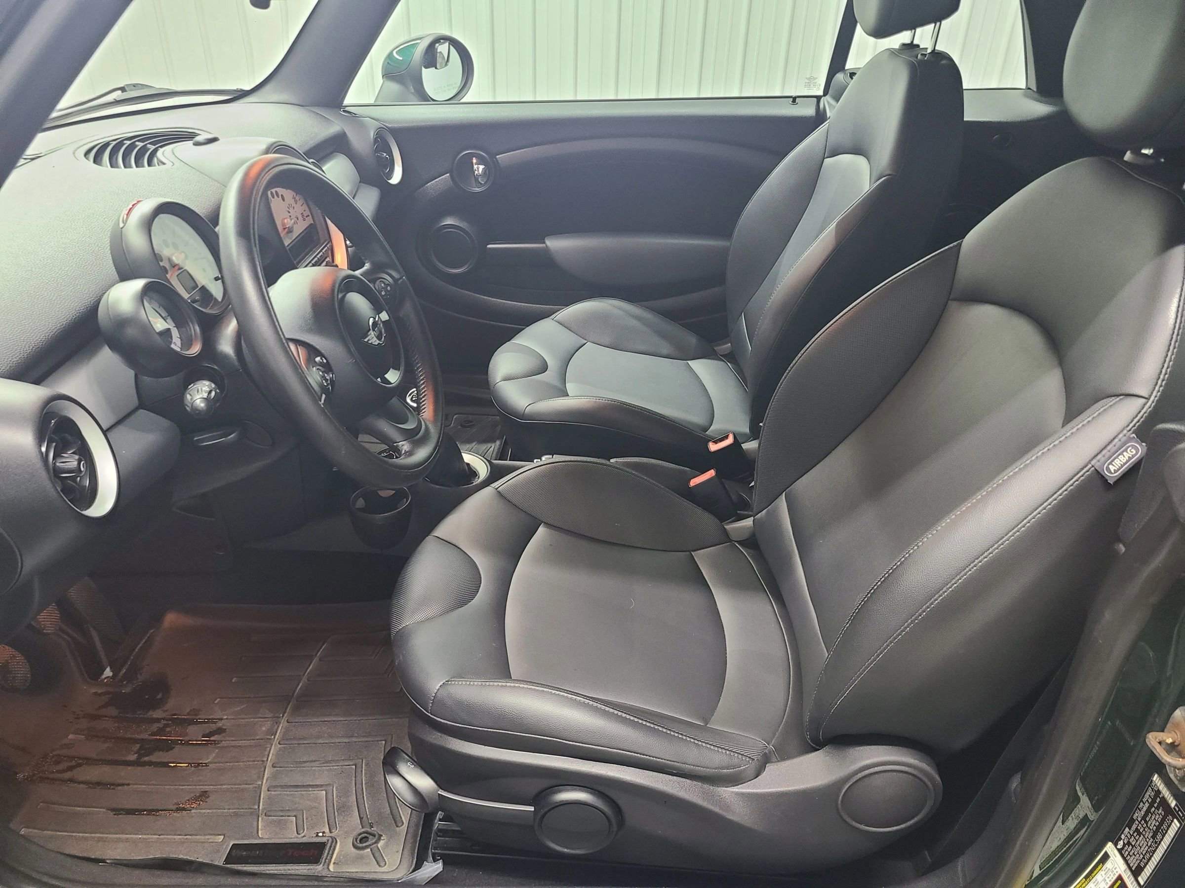 Used 2011 MINI Cooper Convertible image 21