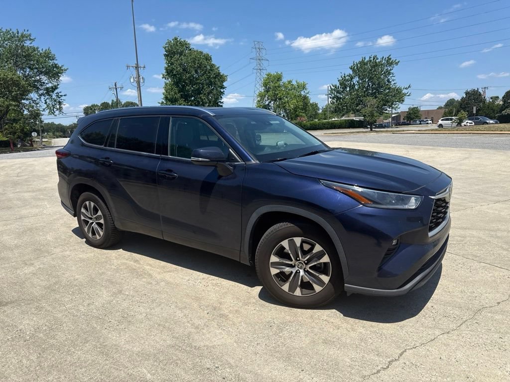 Used 2021 Toyota Highlander XLE FWD image 7