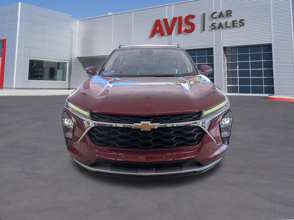 Used 2025 Chevrolet Trax LT w/ LT Convenience Package FWD image 2