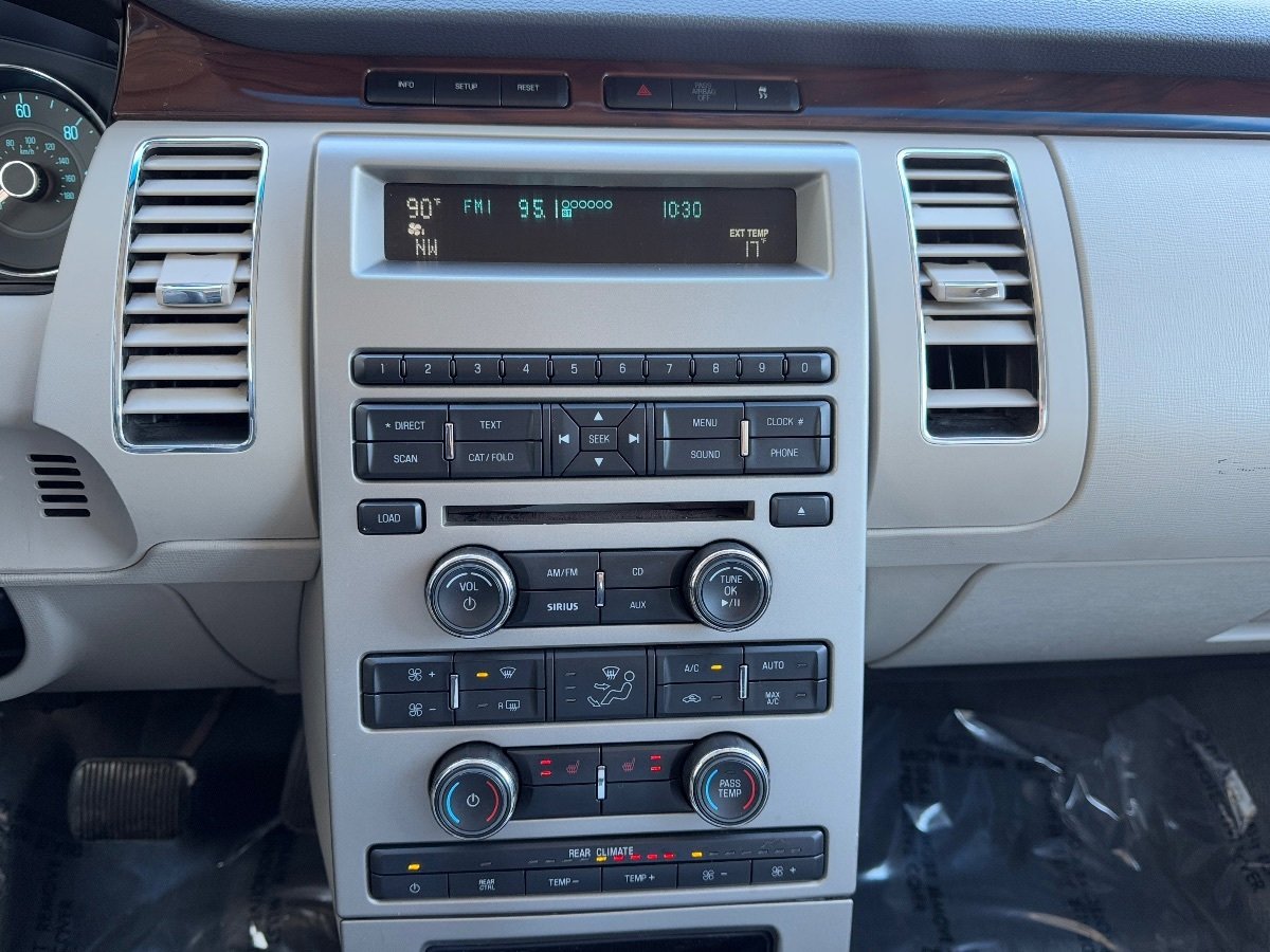 Used 2009 Ford Flex SEL image 28