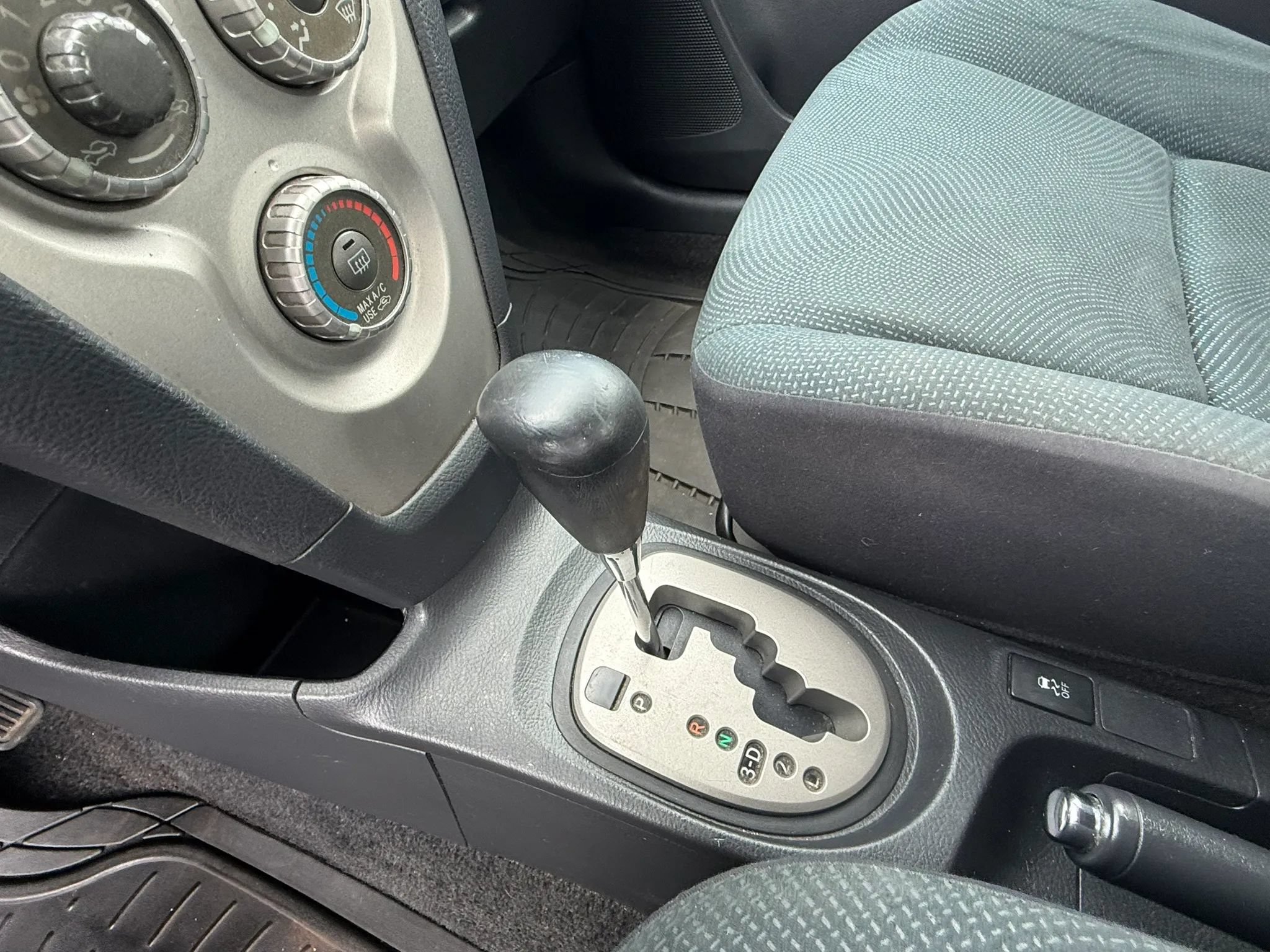 Used 2011 Toyota Yaris Sedan w/ PWR Pkg w/Steel Wheels FWD image 12