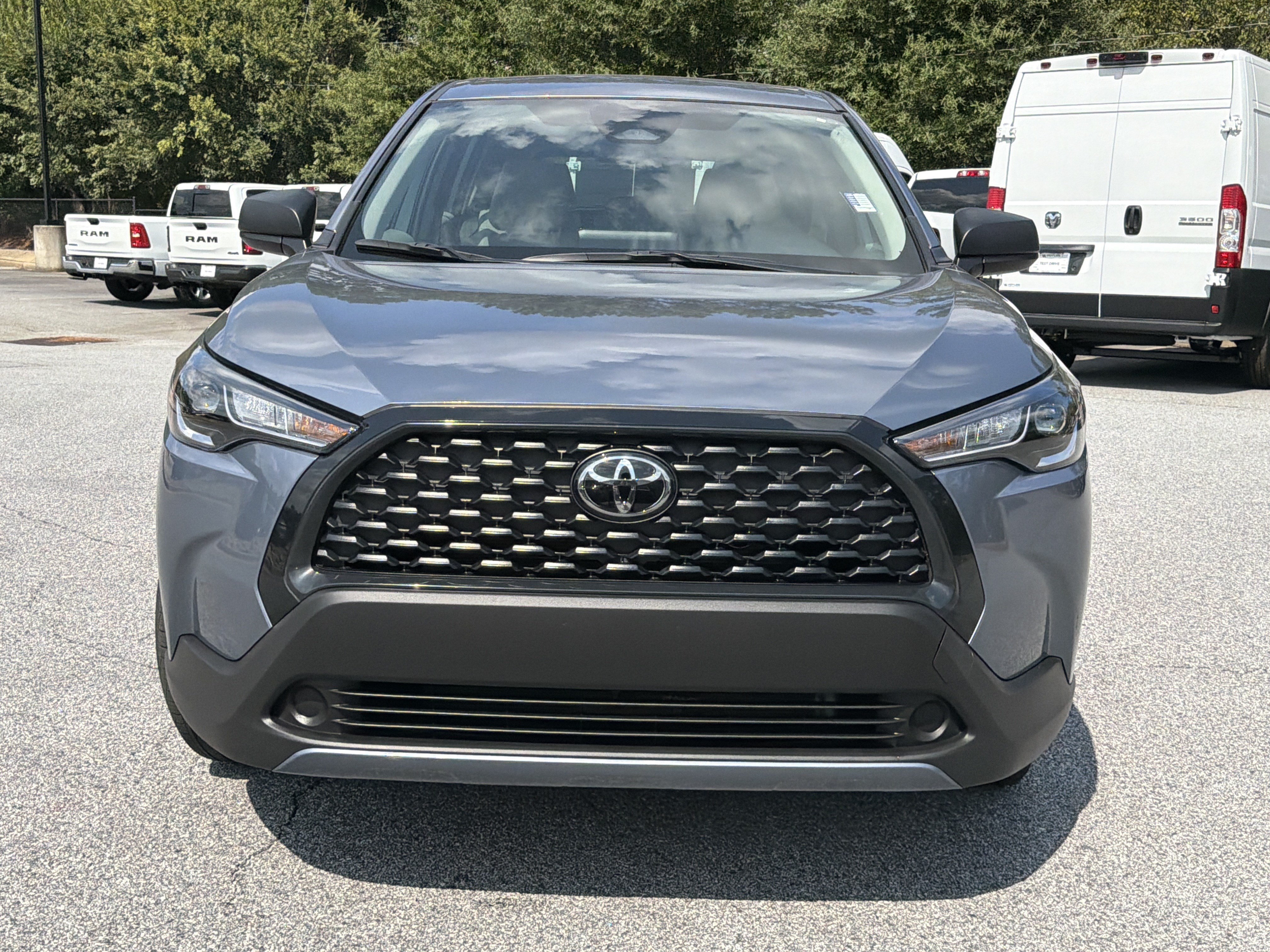 Used 2025 Toyota Corolla Cross L FWD image 2
