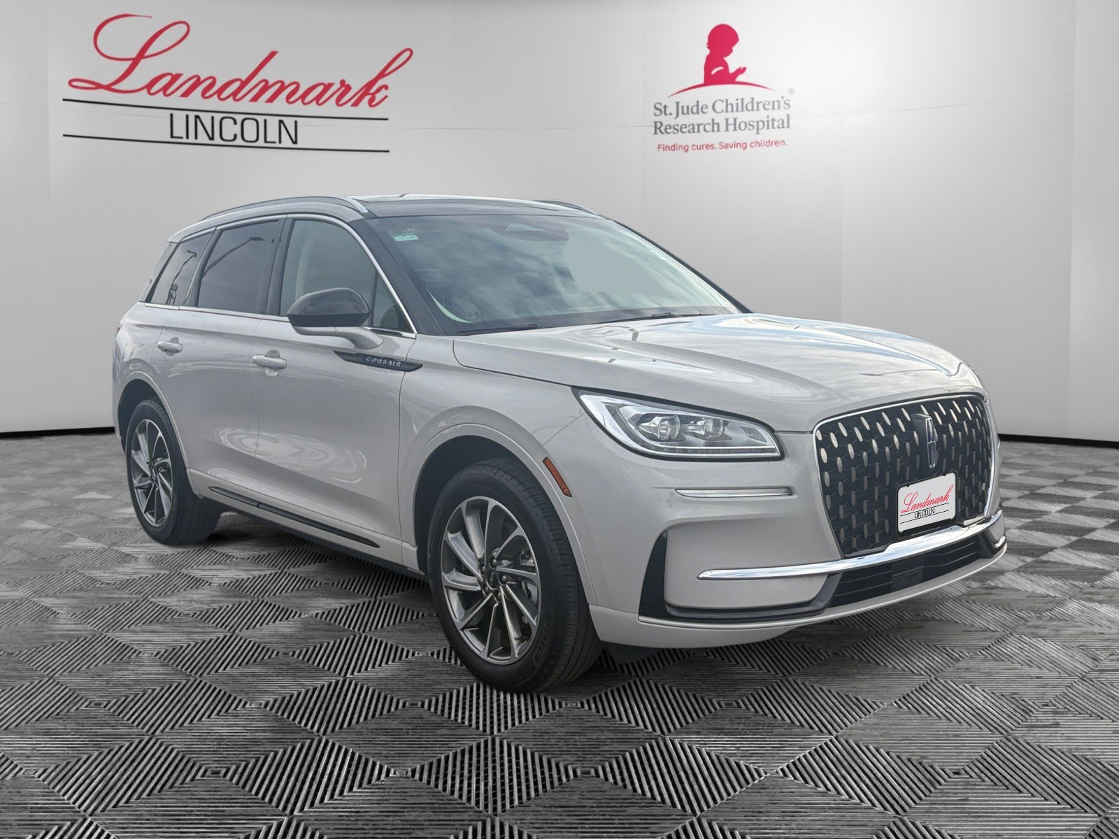 Used 2024 Lincoln Corsair Grand Touring image 7