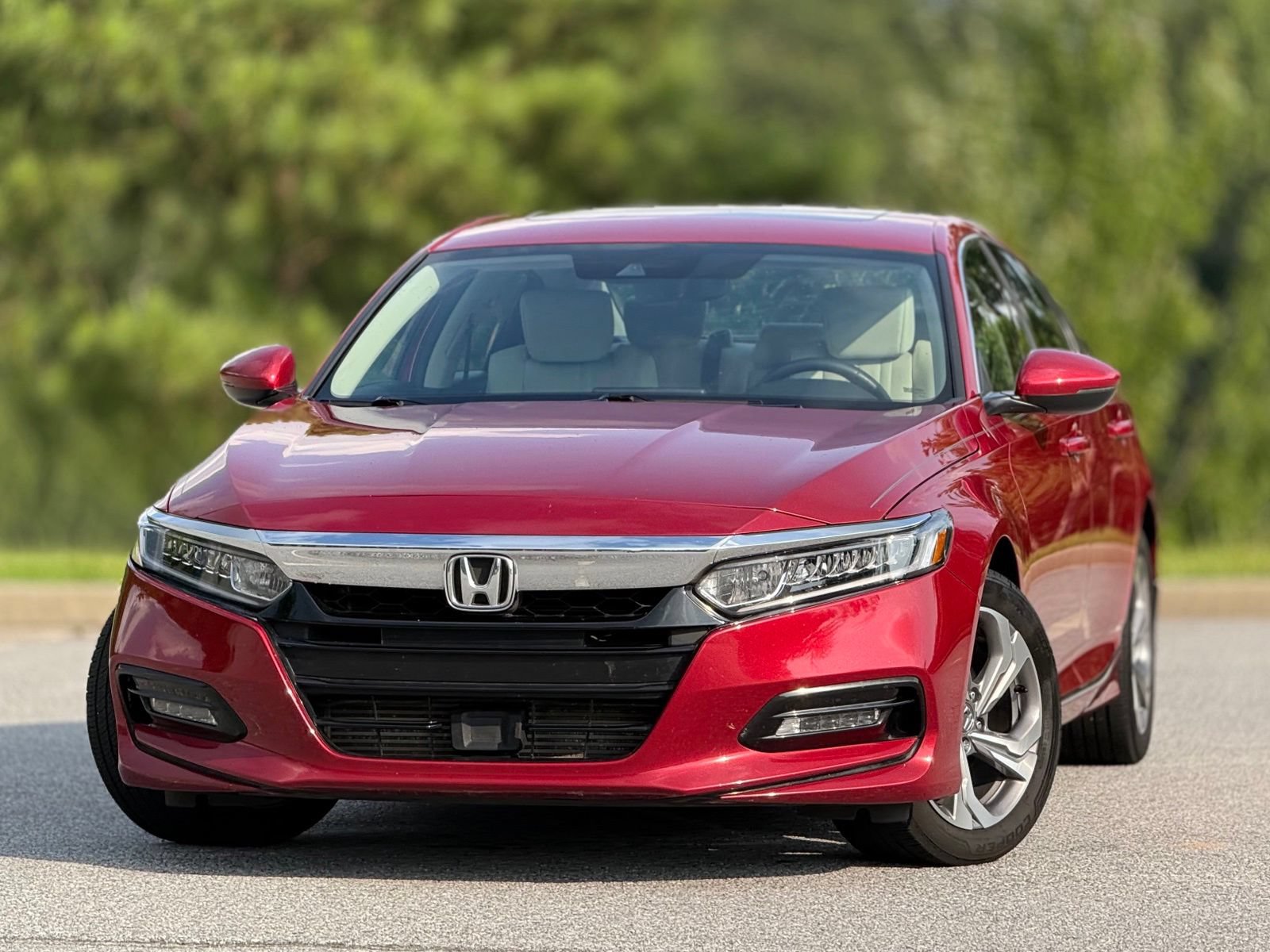 Used 2018 Honda Accord EX-L image 2