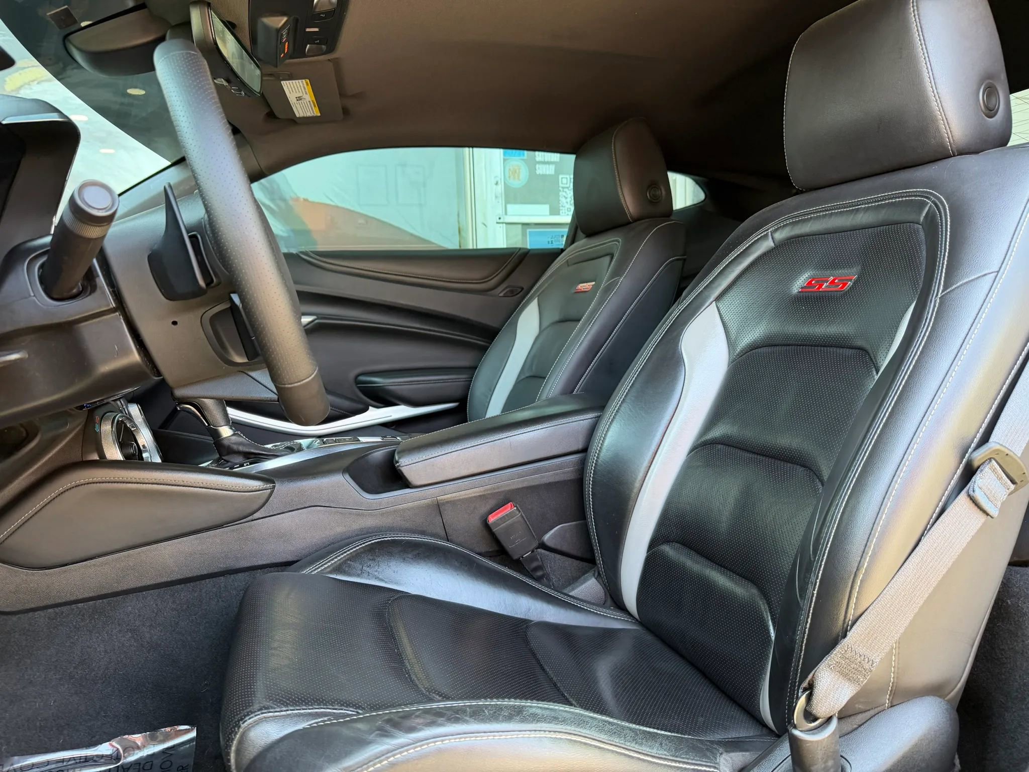 Used 2019 Chevrolet Camaro SS w/ Black Appearance Package RWD image 10