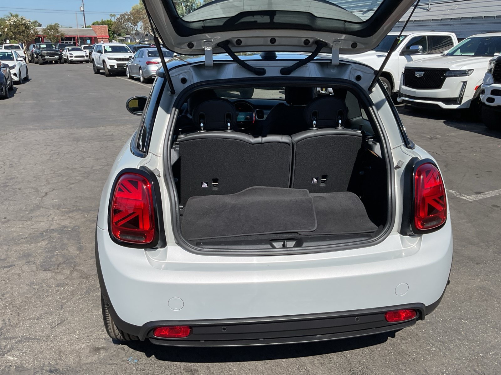 Used 2023 MINI Cooper SE FWD image 25