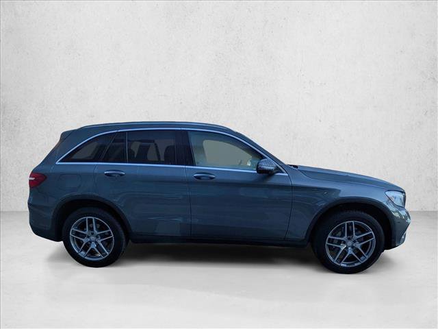 Used 2017 Mercedes-Benz GLC 300 4MATIC image 4
