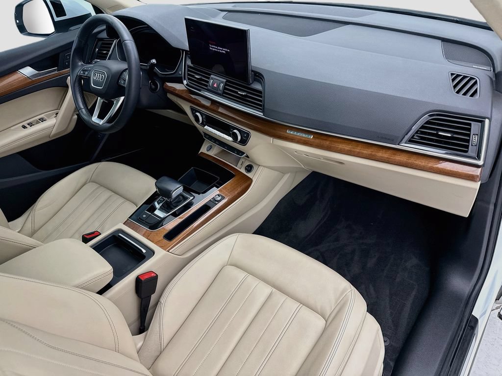 Used 2022 Audi Q5 2.0T Premium Plus w/ Premium Plus Package AWD/4WD image 16