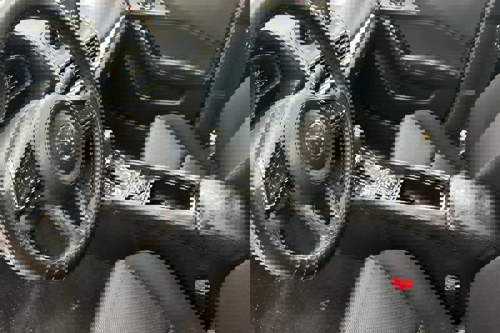 Used 2018 MAZDA MAZDA3 Sport image 12