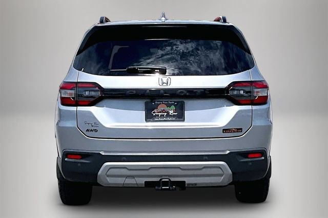 Used 2025 Honda Pilot TrailSport image 6