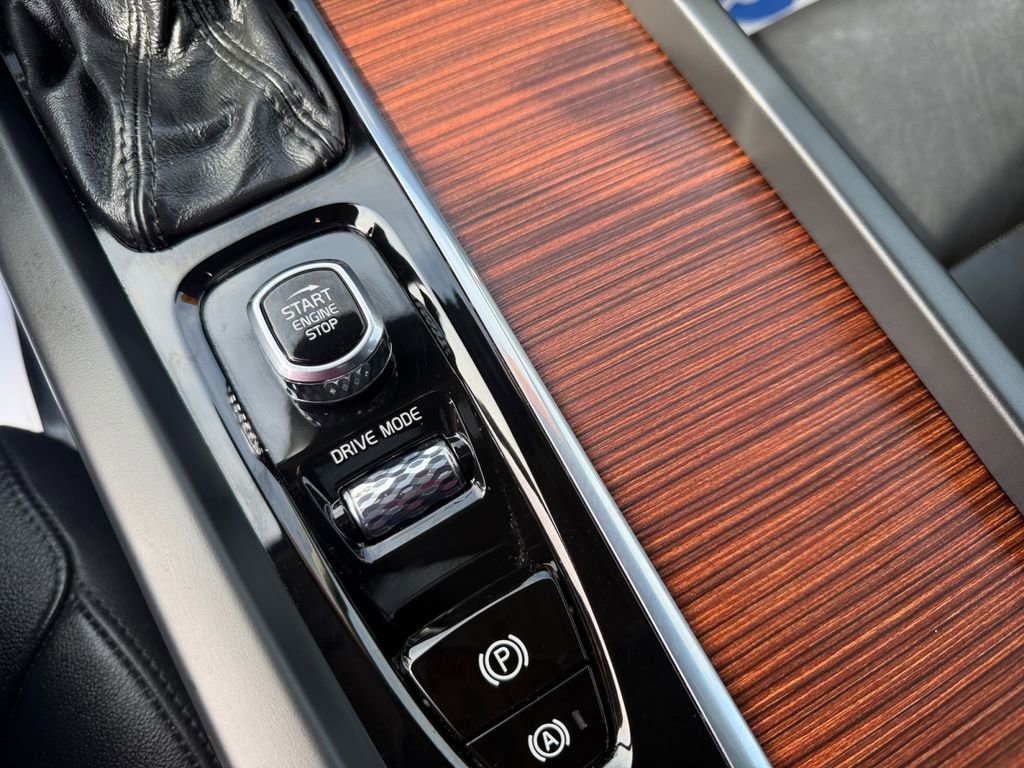 Used 2021 Volvo S60 T5 Momentum image 24