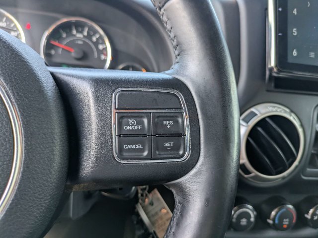 Used 2017 Jeep Wrangler Unlimited Sahara w/ Connectivity Group AWD/4WD image 23