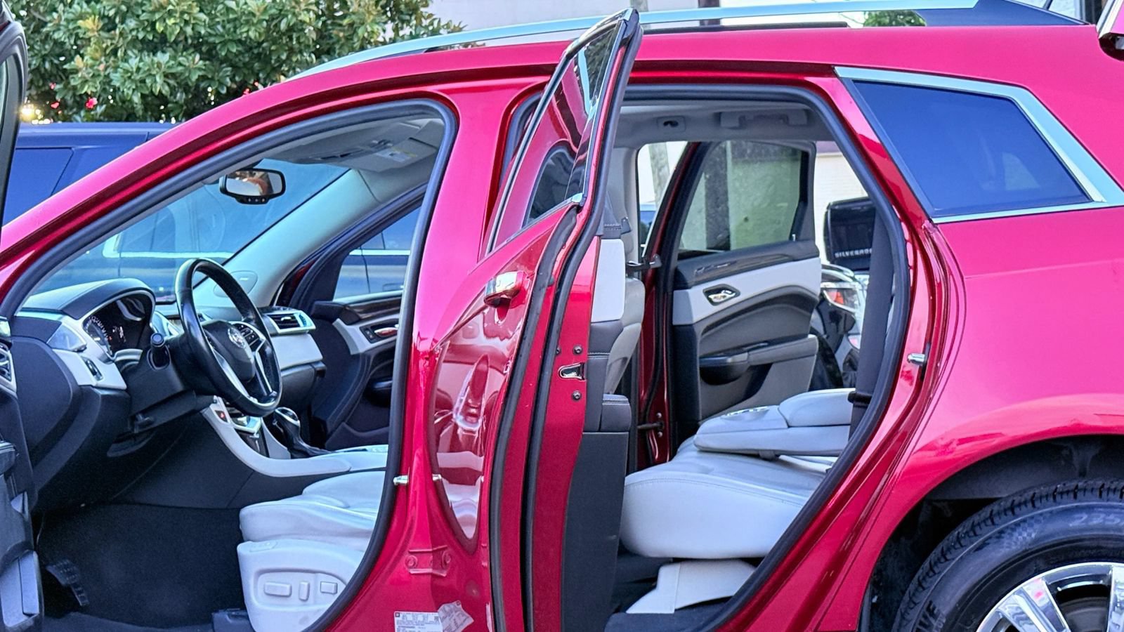Used 2014 Cadillac SRX Luxury AWD/4WD image 13