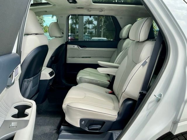 Used 2023 Hyundai Palisade Calligraphy w/ Winter Package image 10