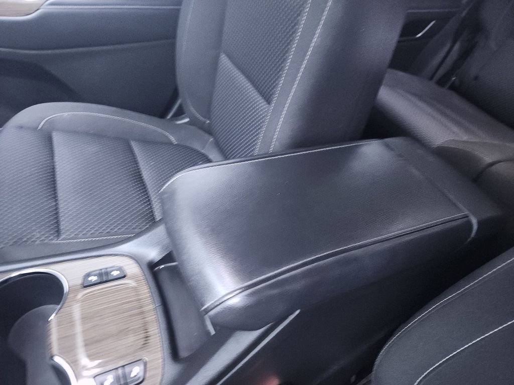 Used 2020 GMC Acadia SLE w/ Driver Convenience Package FWD image 20