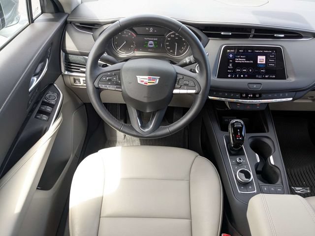 Used 2023 Cadillac XT4 Premium Luxury FWD image 18