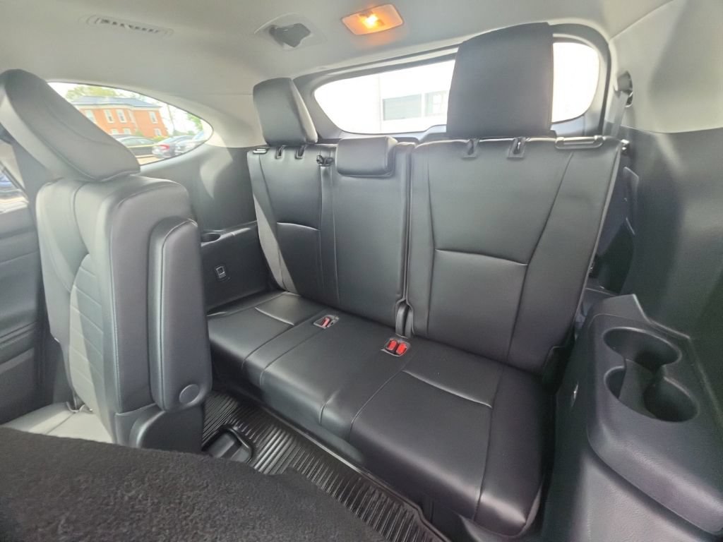 Used 2021 Toyota Highlander XLE AWD/4WD image 31