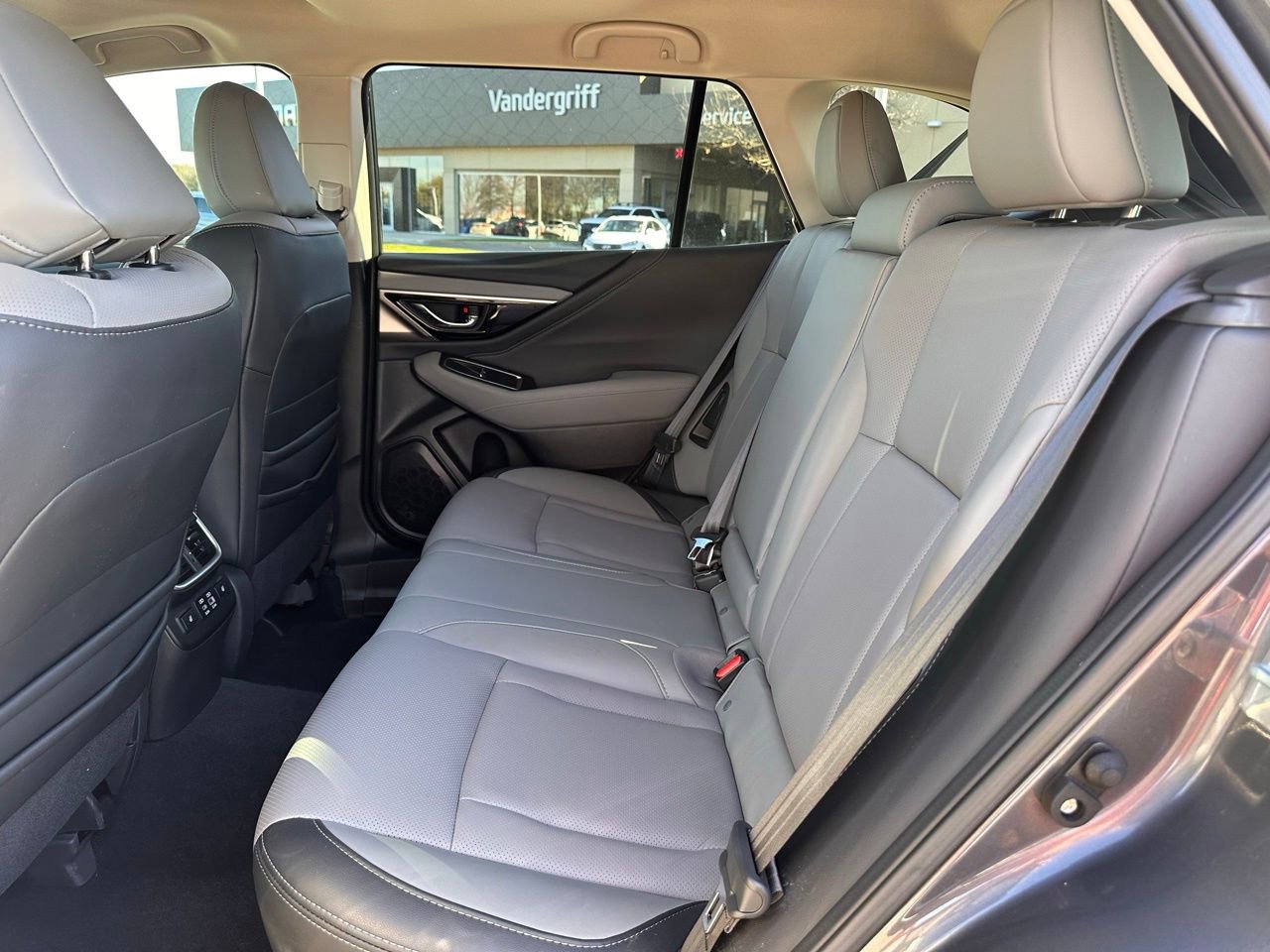 Used 2025 Subaru Outback Limited image 16