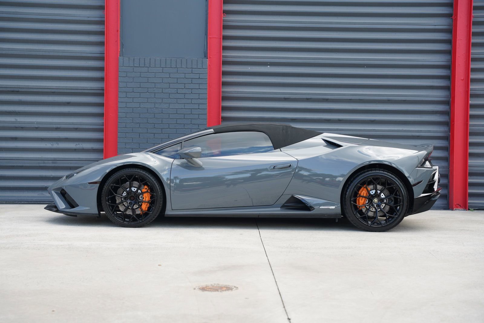 Used 2021 Lamborghini Huracan EVO image 13