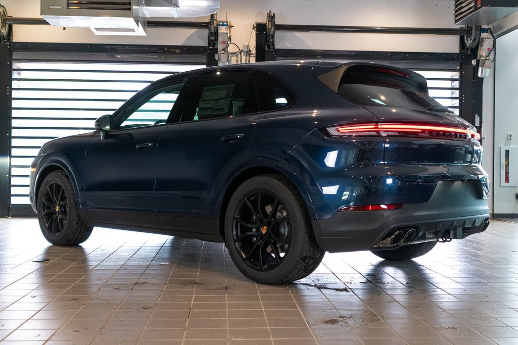 New 2026 Porsche Cayenne AWD/4WD image 3