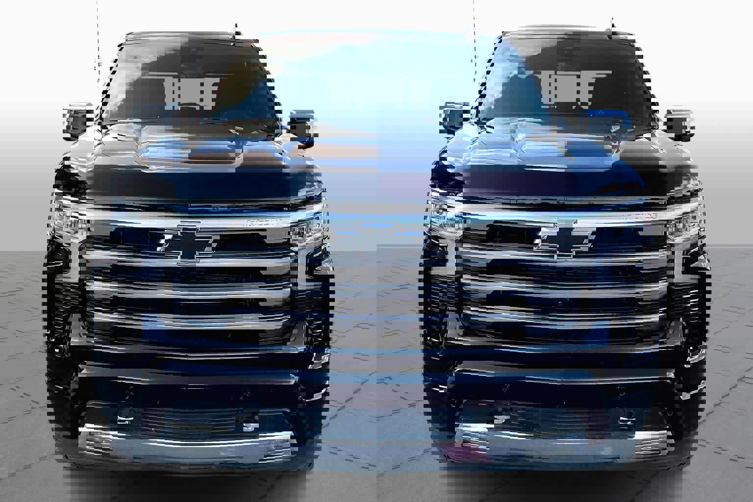 Used 2024 Chevrolet Silverado 1500 High Country w/ High Country Premium Package image 4