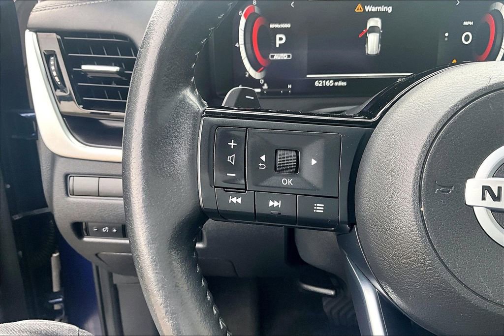 Used 2021 Nissan Rogue Platinum image 18