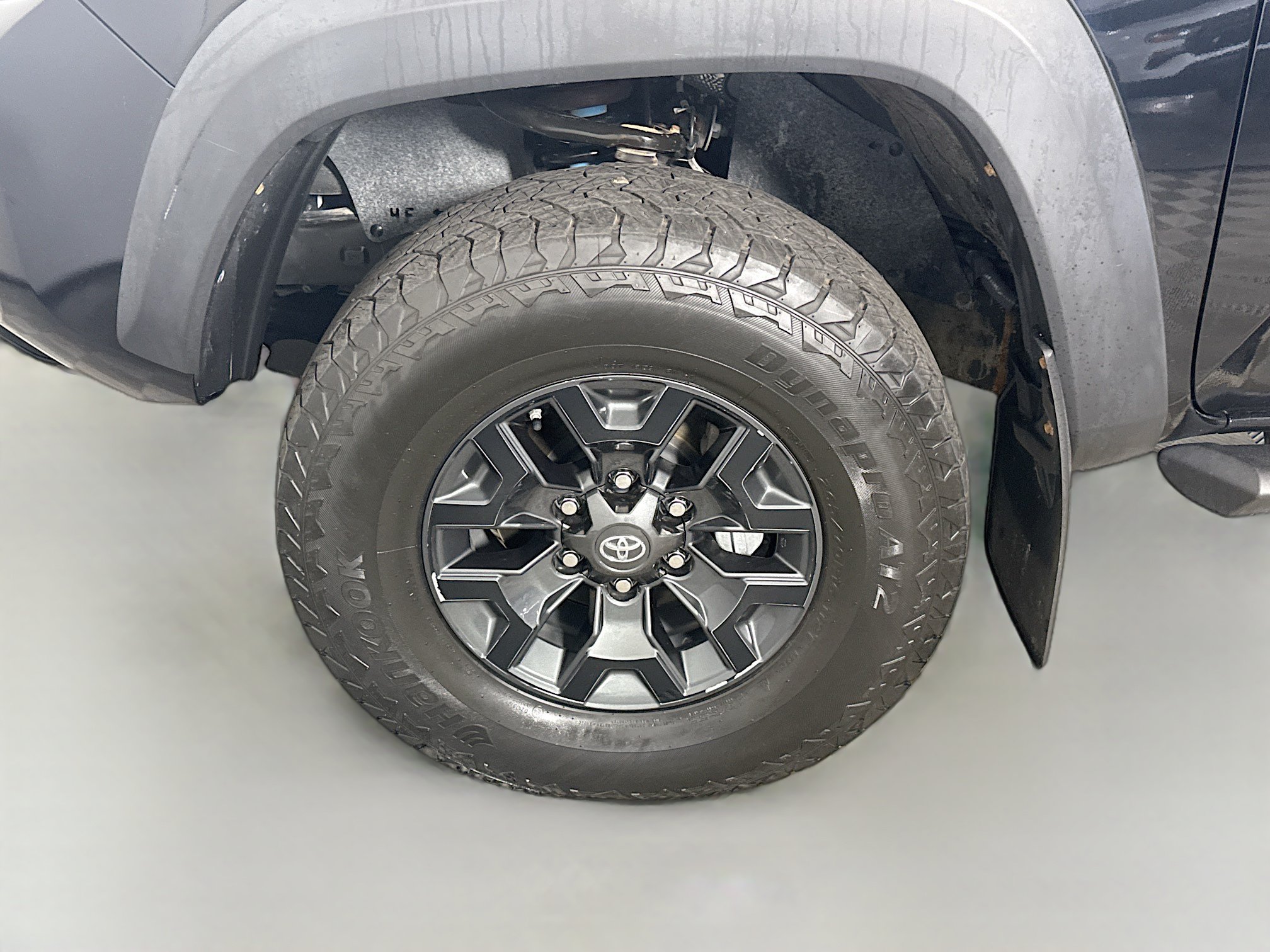 Used 2017 Toyota Tacoma TRD Off-Road w/ Tow Package (A/T) AWD/4WD image 38