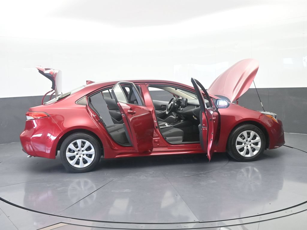 Used 2022 Toyota Corolla LE FWD image 65
