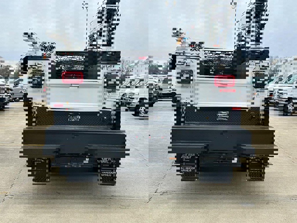 New 2024 Ford F550 4x4 Regular Cab Super Duty image 13