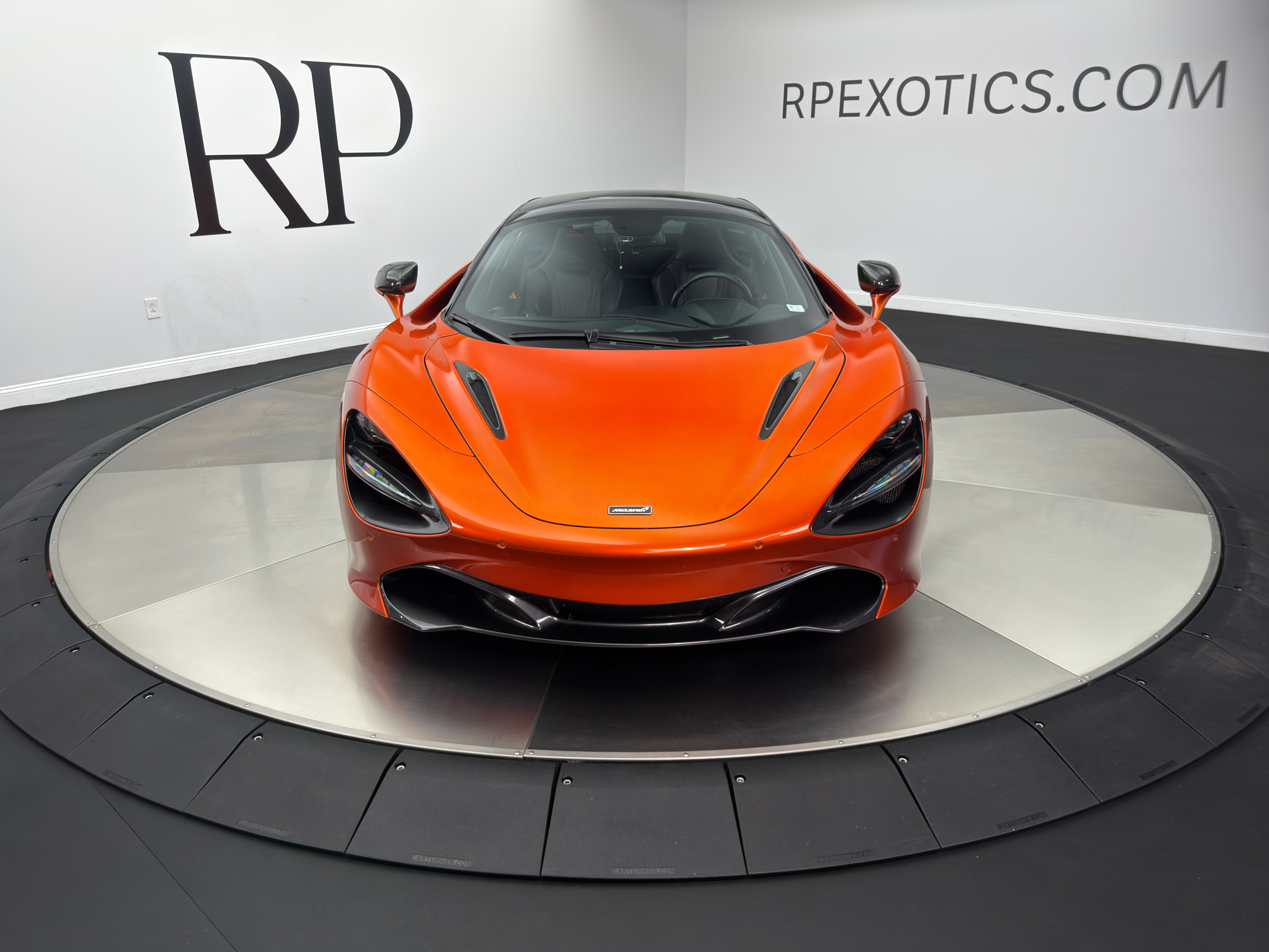 Used 2020 McLaren 720S Spider RWD image 9