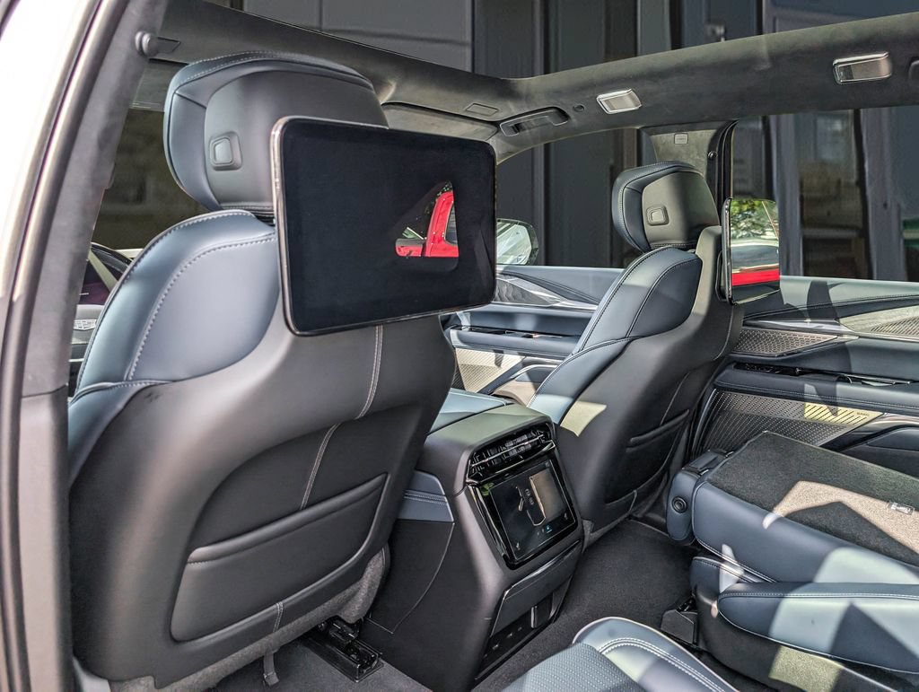 New 2026 Cadillac Escalade IQ Luxury 2 AWD/4WD image 16