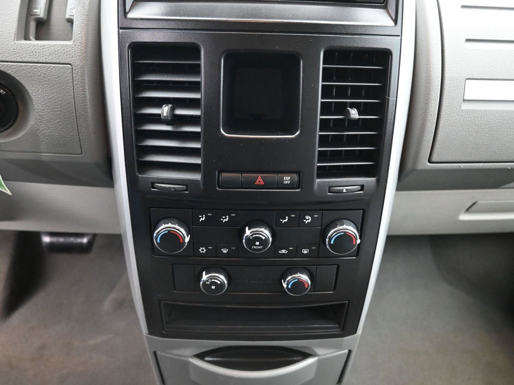Used 2010 Dodge Grand Caravan SE w/ Climate Group FWD image 14