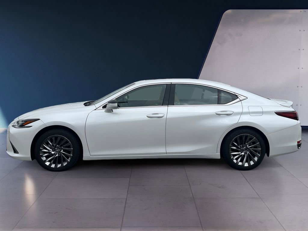 Used 2025 Lexus ES 300h Ultra Luxury FWD image 2