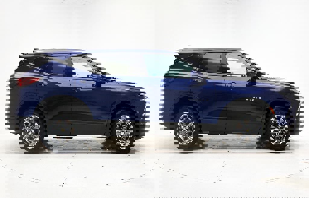 Used 2023 Chevrolet Blazer LT w/ Driver Confidence Package image 3