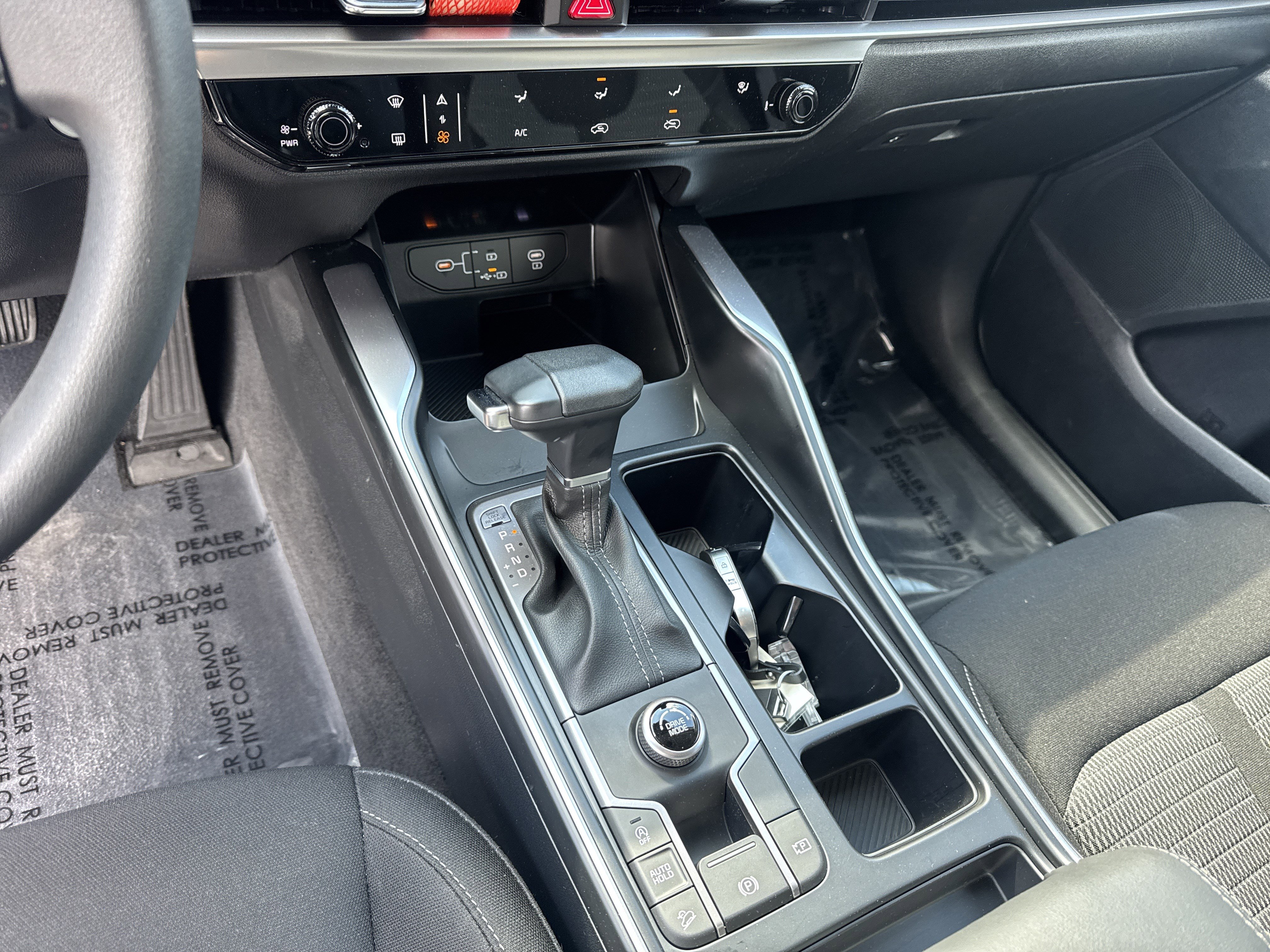 Certified 2025 Kia Sorento LX image 29