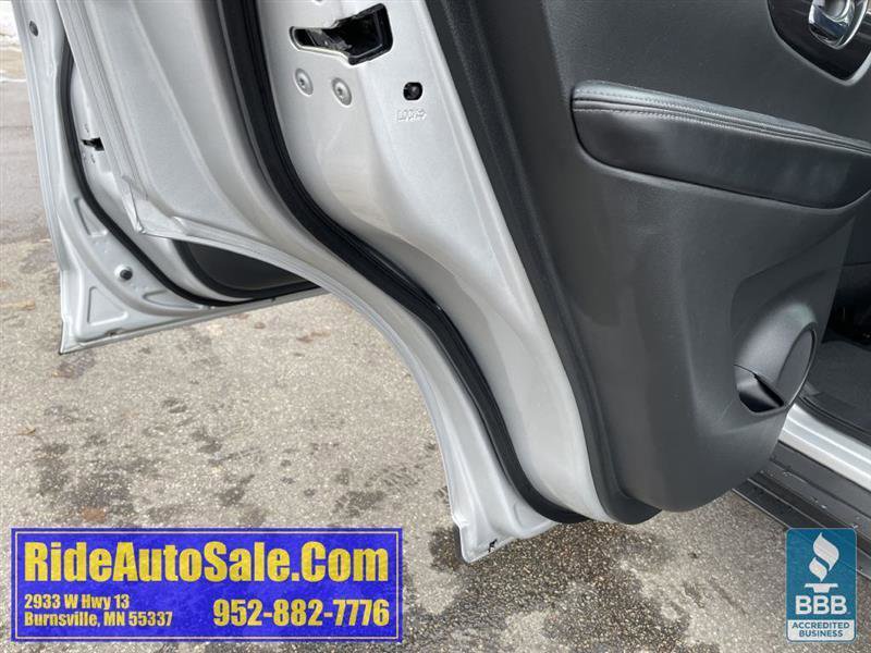 Used 2018 Nissan Rogue S image 28